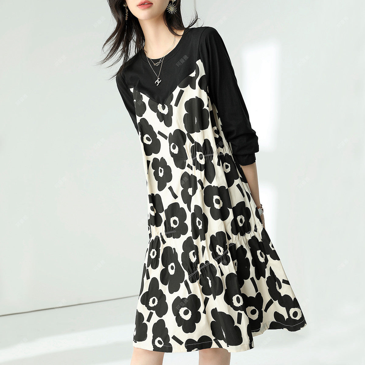 Ink and wash Printed chiffon Dress female 2022 spring new pattern Round neck Fake two Long sleeve Show thin A word Medium length skirt